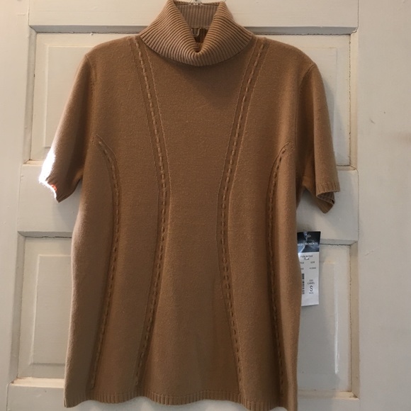 Womens turtleneck short sleeve sweater NWT camel