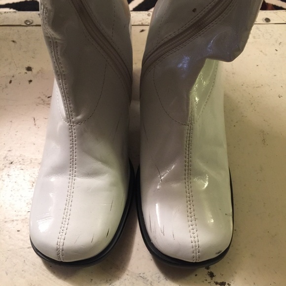 VINTAGE White patten leather high calf boots