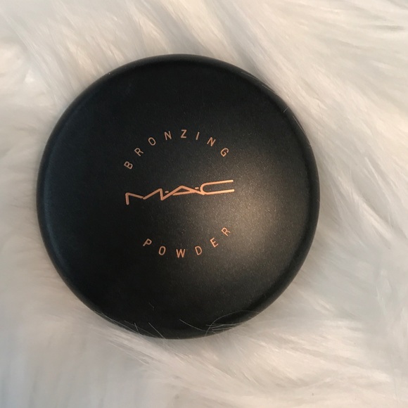 Mac bronzing powder