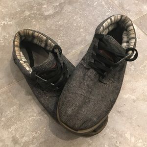 Size 9 Toms men shoes