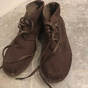 Brand new Brown Toms shoes
