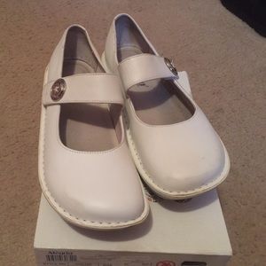 White nursing shoes by Alegria.