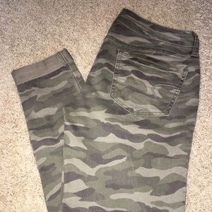 American Eagle stretch jegging in camo