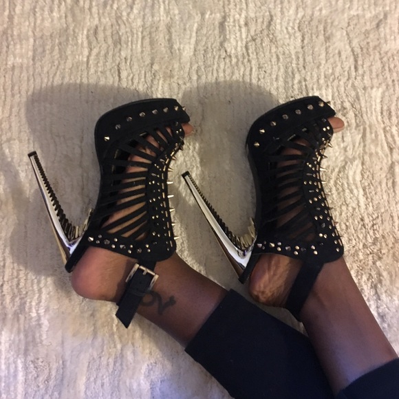 Black and gold stud High Heel Shoe Size 7