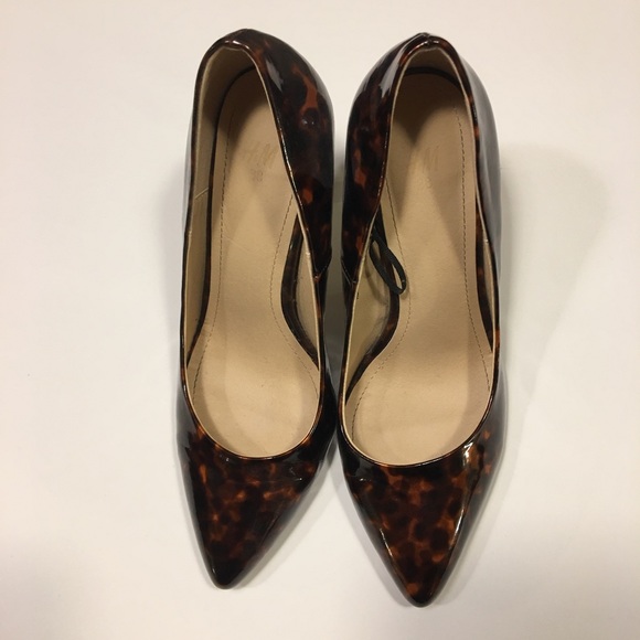 H&M Shoes - Patent Tortoise Shell Pointed Pumps H&M Shoes - Patent Tortoise Shell Pointed Pumps