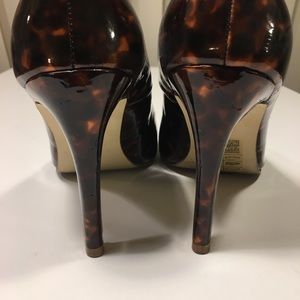 H&M Shoes - Patent Tortoise Shell Pointed Pumps H&M Shoes - Patent Tortoise Shell Pointed Pumps