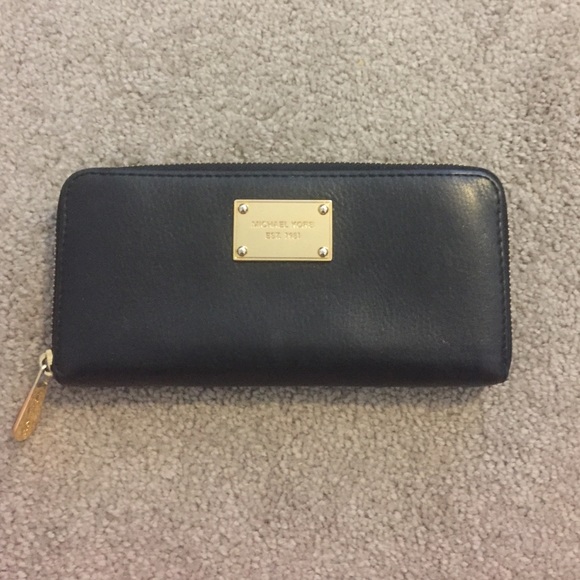 Used Michael Kors wallet, great condition
