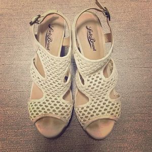 lucky brand cream wedges