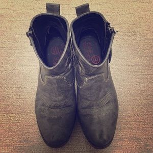 gray ankle stylish cow girl boots