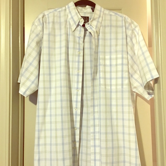Jos A Bank Short Sleeve Plaid Button Down