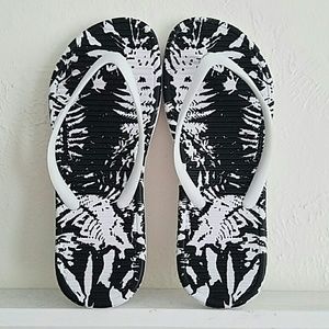 Nike Flip Flops Size 7