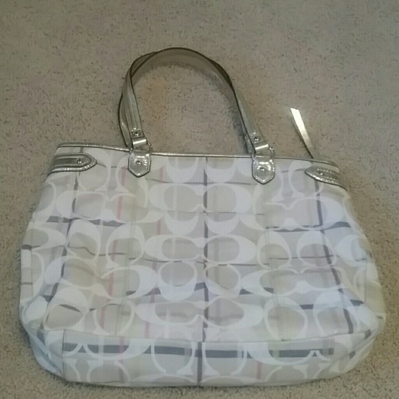 !SOLD!GENUINE COACH DAISY  SIGNATURE METALLIC - Picture 4 of 7