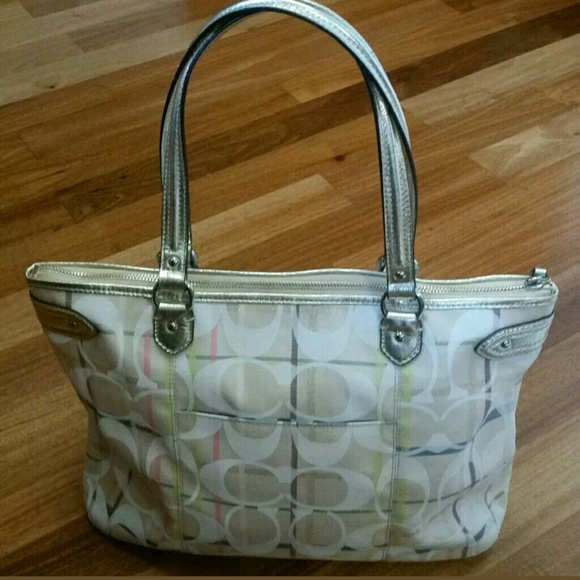 !SOLD!GENUINE COACH DAISY  SIGNATURE METALLIC - Picture 2 of 7