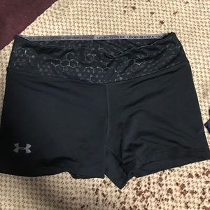 Under Armor compression short