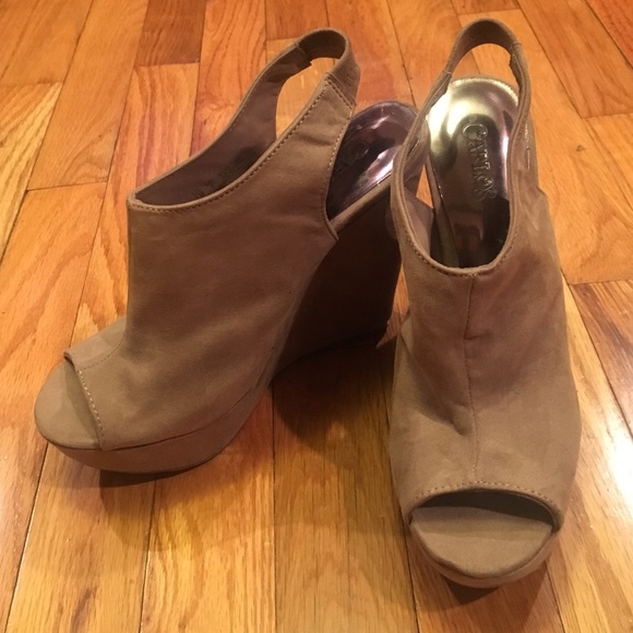 Carlos by Carlos Santana Wedges!