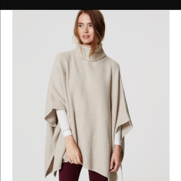 Loft Poncho with ties at sides