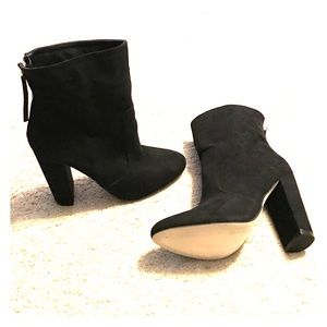 Just Fab Black Bootie Heels!