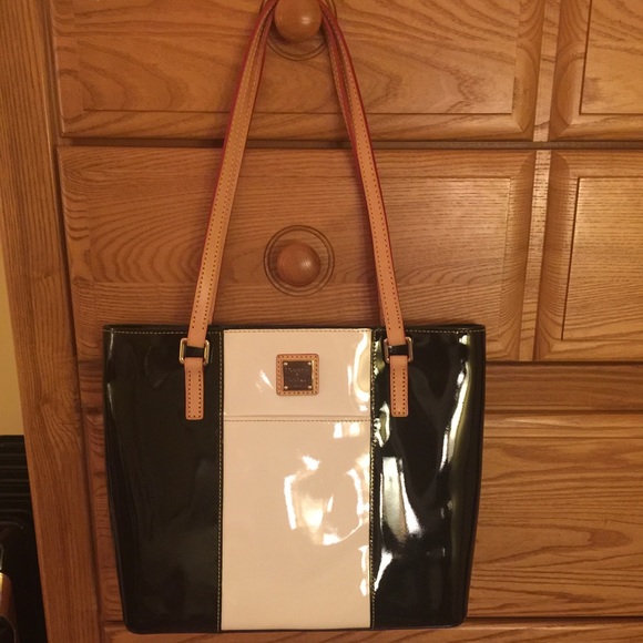 Dooney & Bourke Small Lexington NO LOW BALL OFFERS