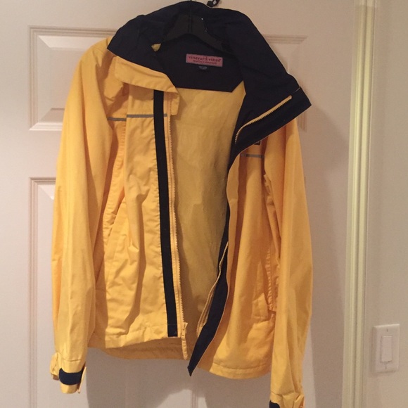 Vineyard Vines rain coat