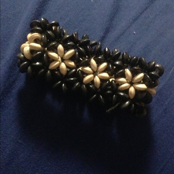 Flower bracelet - Picture 1 of 1