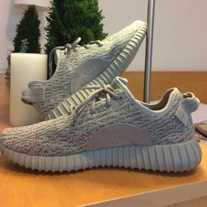 YEEZYS 350 BOOST ADIDAS USED ONCE GOOD CONDITION