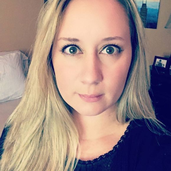 Meet your Posher, Jennifer - Picture 1 of 1