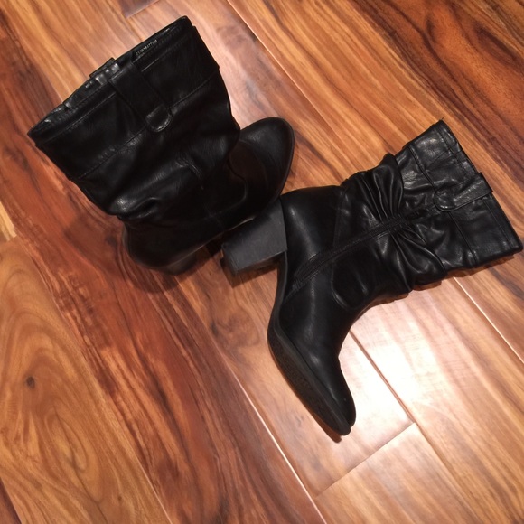 White Mountain Blk Boots