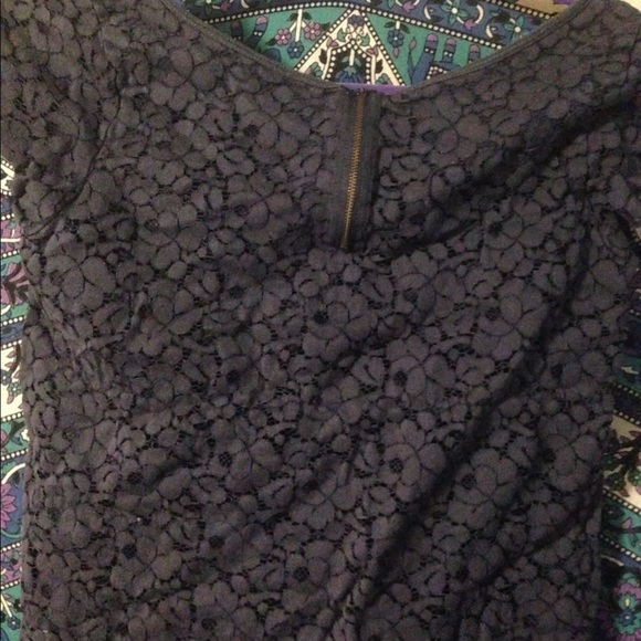 American Eagle gray lace top - Picture 2 of 2