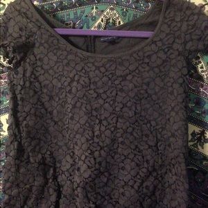 American Eagle gray lace top