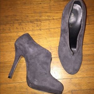 Gray heels