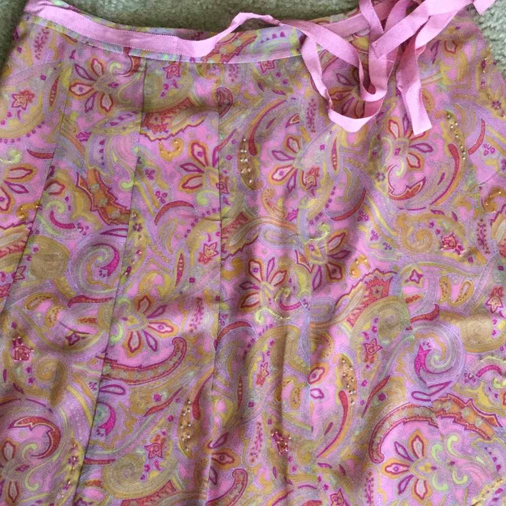 Like new, Dressy, flattering, fully lined skirt. - Picture 2 of 8