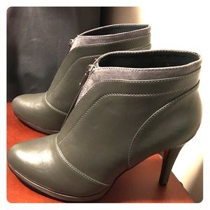 👉🏼2 day sale!👈🏼Gray Nine West Boots