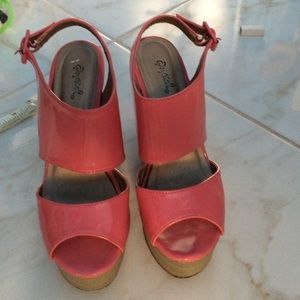 Salmon pink wedges