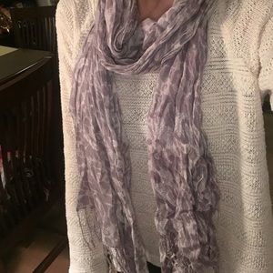 Light purple scarf
