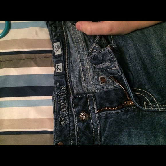 Size 27 Miss Me Crops