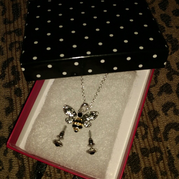 SILVER BUMBLEBEE JEWELRY SET - Picture 3 of 3