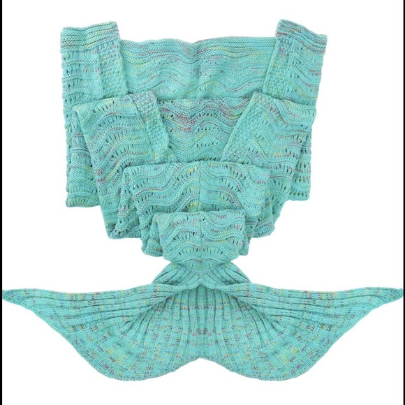 LAST ONE! Aqua Mermaid Tail Blanket - Picture 3 of 3