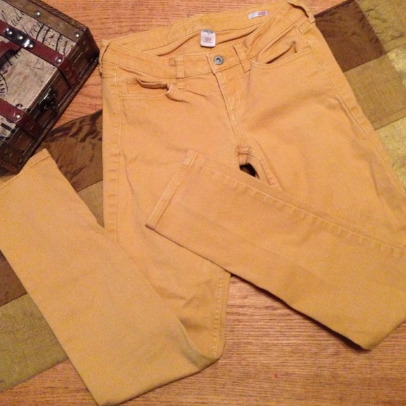 🚨SALE 🚨 Mustard Colored Pants🌼