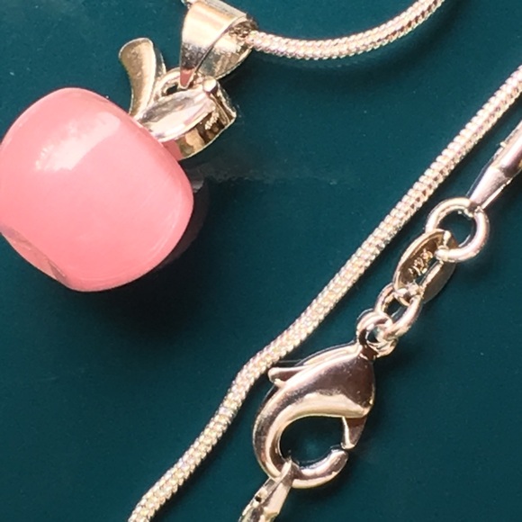 Elegant pink apple 🍎 on silver chain - Picture 3 of 4