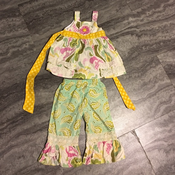 Peaches n cream 2piece outfit.