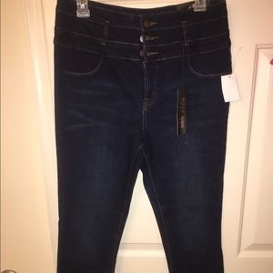 *High waisted jeans* ON HOLD