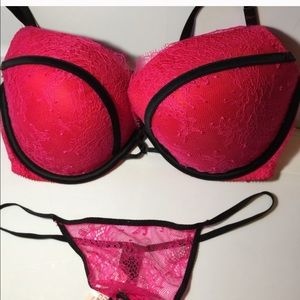 New Victoria's Secret bra panty set 32DD/L $75