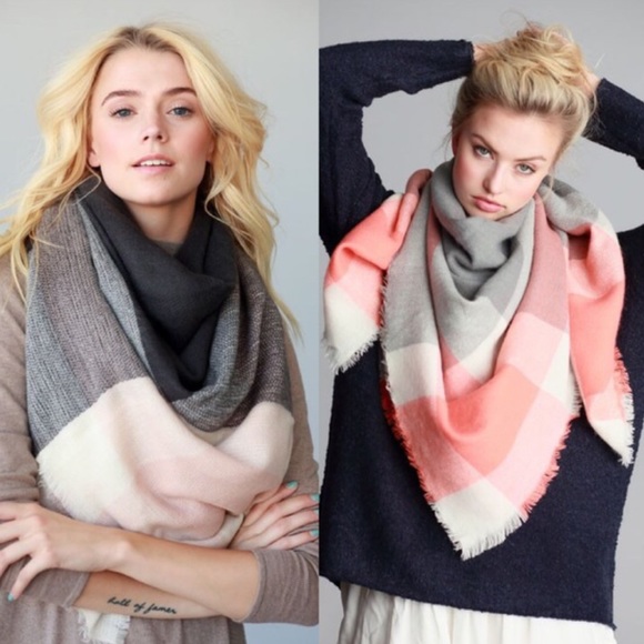 NWT || Gray Windowpane Plaid Blanket Scarf - Picture 3 of 4