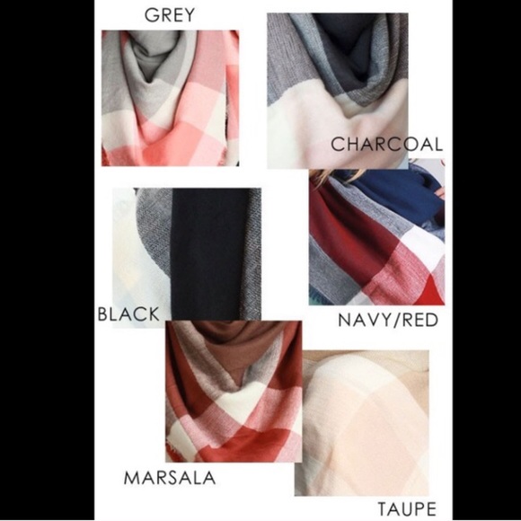 NWT || Gray Windowpane Plaid Blanket Scarf - Picture 4 of 4