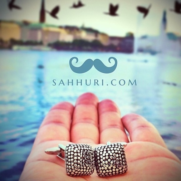 Sahhuri Cufflinks - Picture 1 of 1
