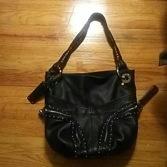 B. Makowsky black leather bag