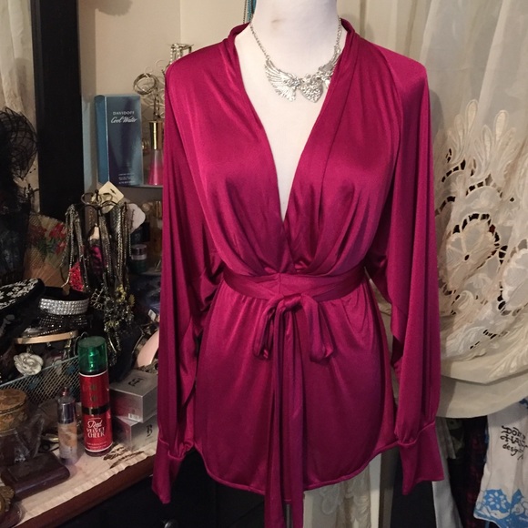 VS CRANBERRY DIFFERENT WAYS TOP SZ M