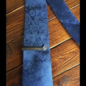 Volcom Necktie with Tie Clip