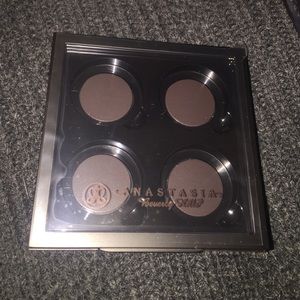 Anastasia empty magnetic eyeshadow palette