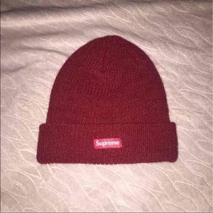 nwt red supreme beanie